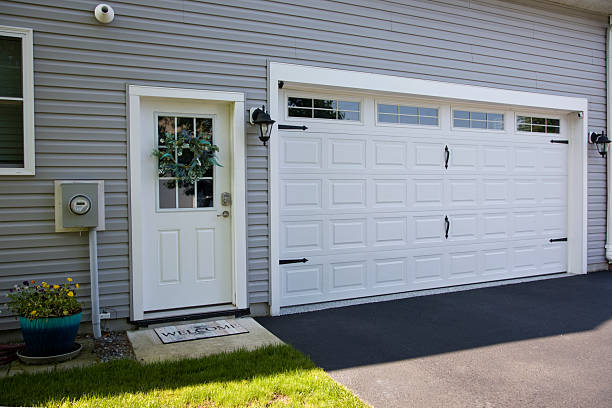 24/7 Emergency Garage Door Panel Replacement experts in Oakley, KS